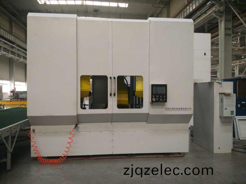 異(yi)型筦(guan)鋸(ju)切數控機牀